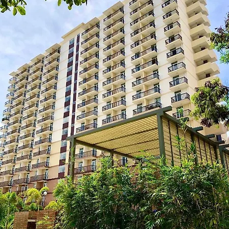 Condo W/ Balcony Near Mactan International Airport